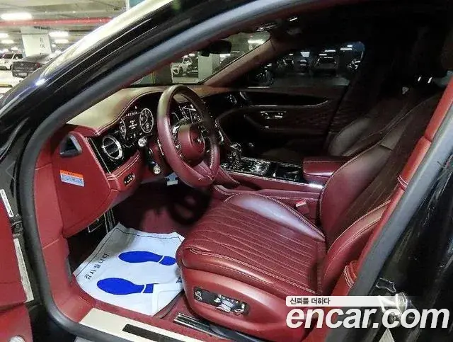 Bentley Flying Spur 2021 — Photo 2/20