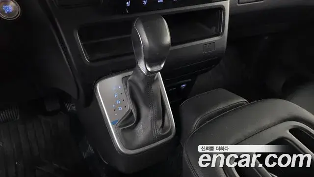 Hyundai Staria 2024 — Фото 9/20