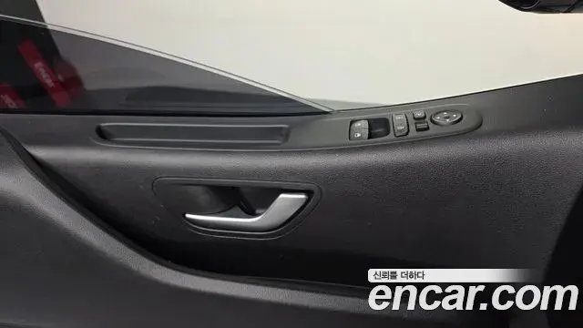 Hyundai Staria 2024 — Фото 19/20