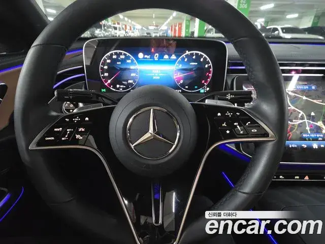 Mercedes-Benz E-Class 2024 — Фото 8/20