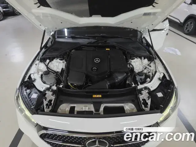 Mercedes-Benz E-Class 2024 — Фото 18/20