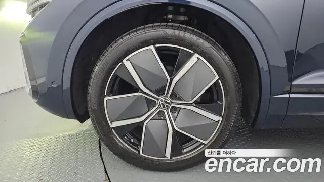 Volkswagen Touareg 2024 — Photo 19/40