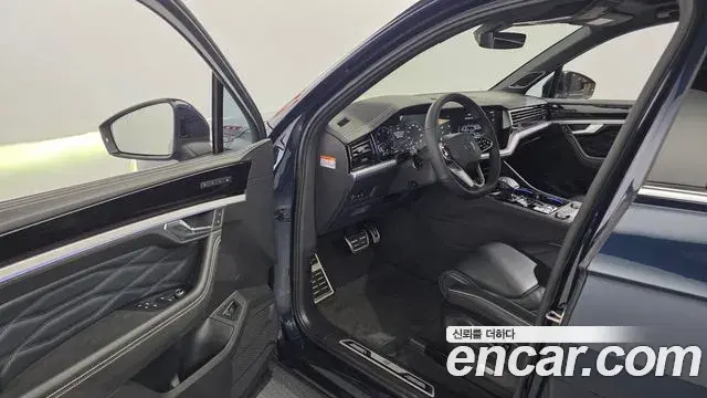 Volkswagen Touareg 2024 — Photo 38/40