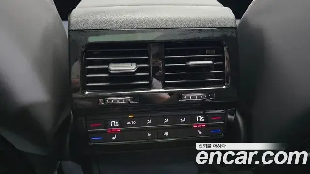 Volkswagen Touareg 2024 — Photo 35/40