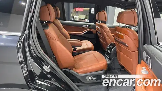 BMW X7 2024 — Photo 12/20