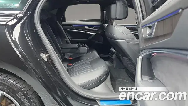 Audi A6 2022 — Фото 11/20