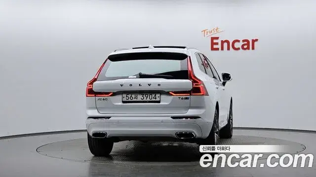 Volvo XC60 2018 — Фото 4/20