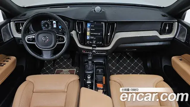 Volvo XC60 2018 — Фото 7/20