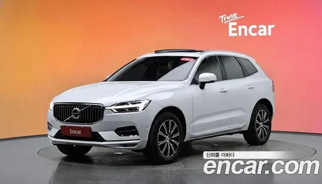 Volvo XC60 2018 — Фото 1/20