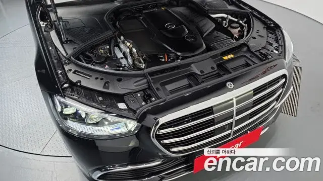 Mercedes-Benz S-Class 2025 — Фото 6/20