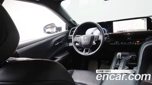 Toyota Crown Crossover 2023 — Фото 14/20