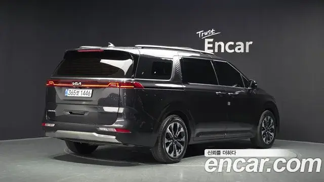 Kia Carnival 2023 — Фото 2/20
