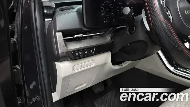 Kia Carnival 2023 — Фото 13/20