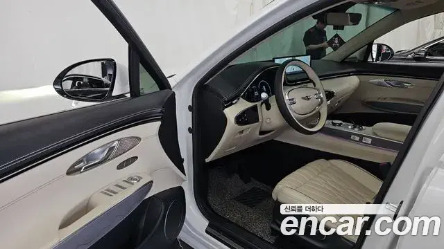 Genesis GV70 2023 — ფოტო 34/34