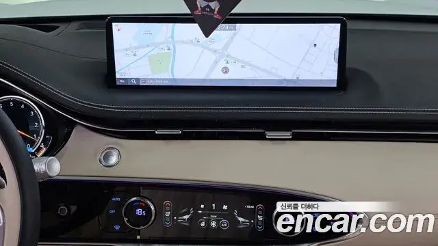 Genesis GV70 2023 — ფოტო 26/34
