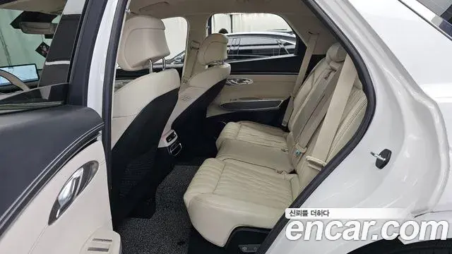 Genesis GV70 2023 — ფოტო 7/34
