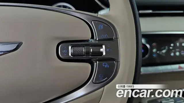 Genesis GV70 2023 — ფოტო 18/34