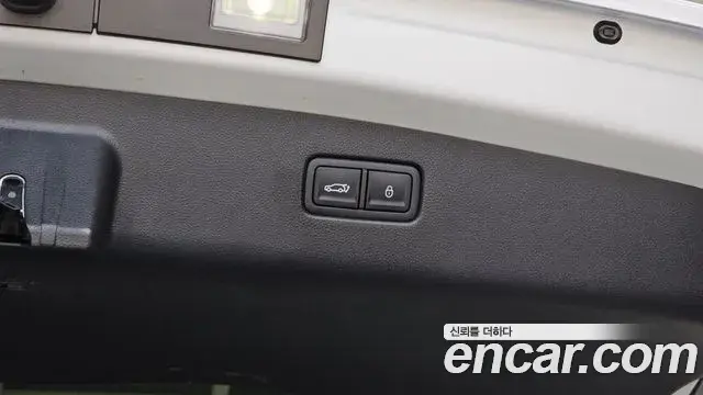 Genesis GV70 2023 — ფოტო 19/34