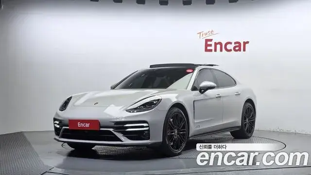 Porsche Panamera 2021 — Фото 1/20