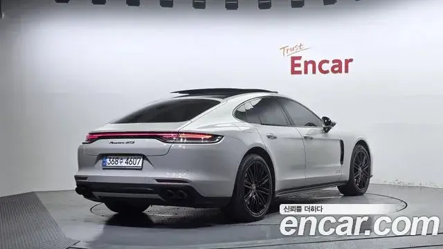 Porsche Panamera 2021 — Фото 2/20