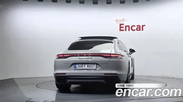 Porsche Panamera 2021 — Фото 4/20