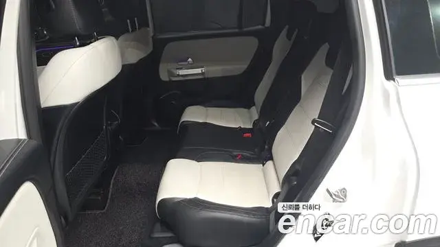 Mercedes-Benz GLB-Class 2020 — Фото 12/20