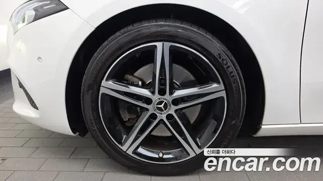 Mercedes-Benz A-Class 2020 — Фото 5/20