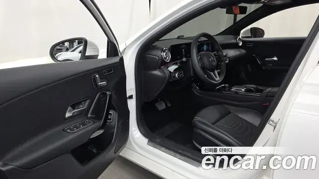 Mercedes-Benz A-Class 2020 — Фото 10/20