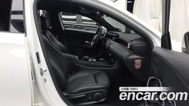 Mercedes-Benz A-Class 2020 — Фото 11/20