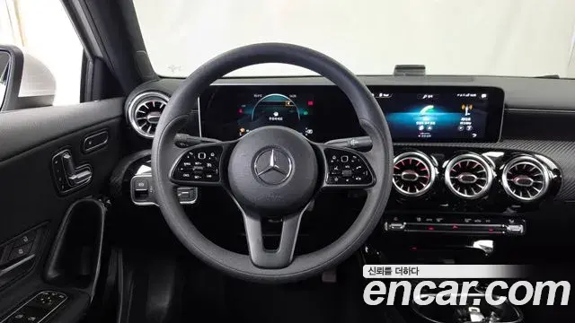 Mercedes-Benz A-Class 2020 — Фото 13/20