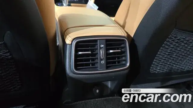 Genesis G70 2022 — Photo 16/36