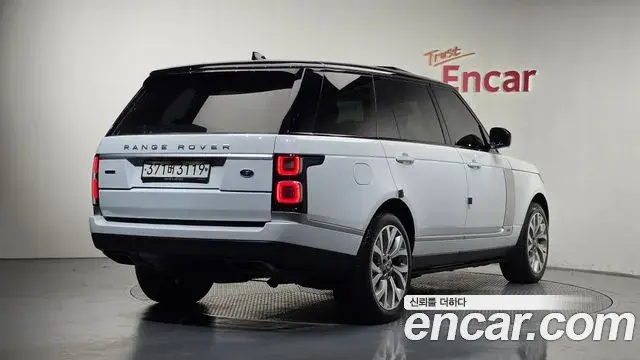 Land Rover Range Rover 2019 — Photo 6/20