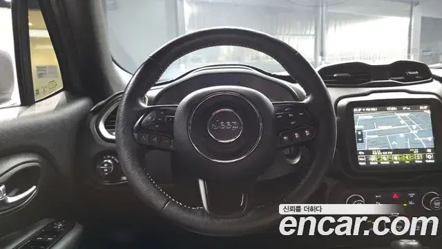 Jeep Renegade 2021 — Фото 13/20