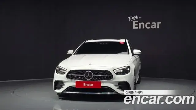 Mercedes-Benz E-Class 2023 — Фото 3/20