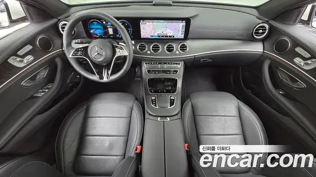 Mercedes-Benz E-Class 2023 — Фото 7/20