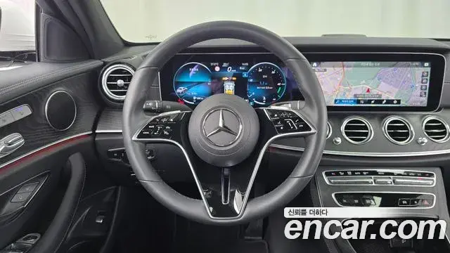 Mercedes-Benz E-Class 2023 — Фото 12/20