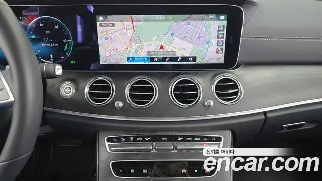Mercedes-Benz E-Class 2023 — Фото 13/20