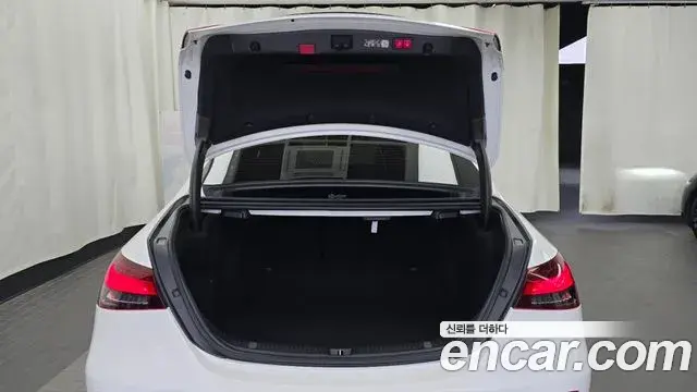Mercedes-Benz E-Class 2023 — Фото 20/20