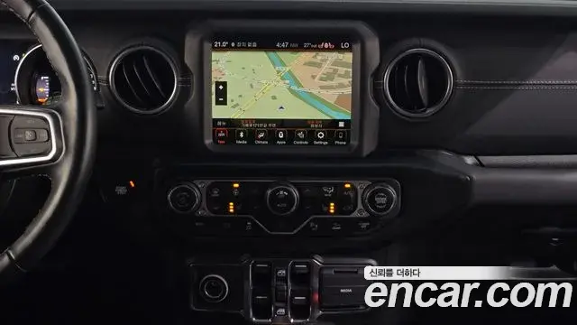 Jeep Wrangler 2022 — Фото 12/20