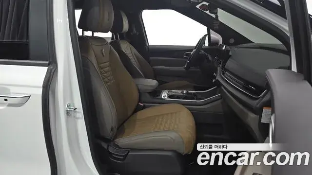 Kia Carnival 2025 — Şəkil 32/33