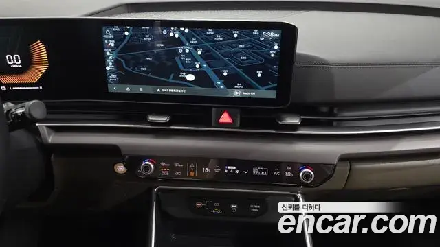 Kia Carnival 2025 — Şəkil 31/33