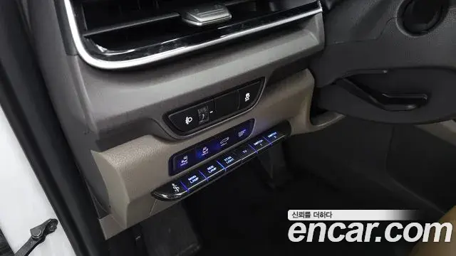 Kia Carnival 2025 — Şəkil 20/33