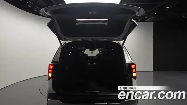 Kia Carnival 2025 — Şəkil 11/33