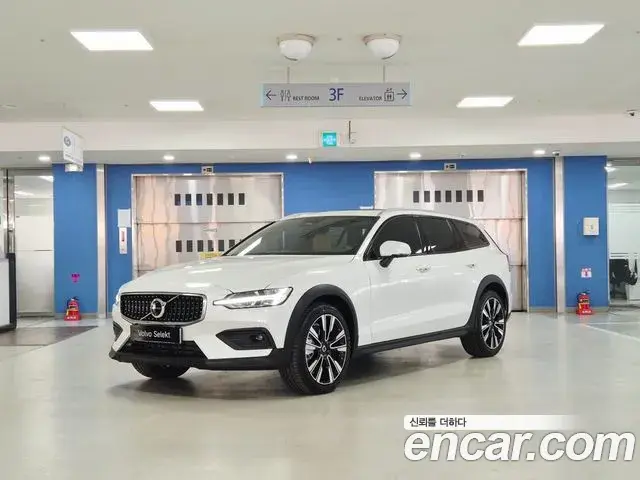 Volvo V60 Cross Country 2026 — ფოტო 8/20