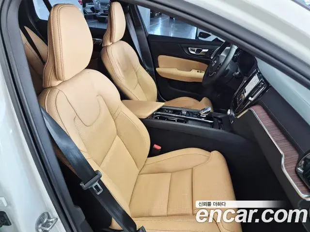 Volvo V60 Cross Country 2026 — ფოტო 15/20