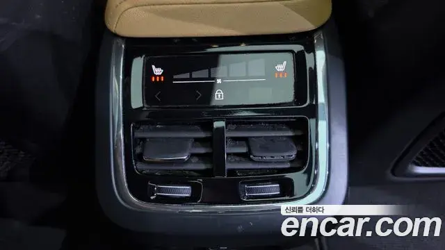 Volvo V60 Cross Country 2021 — Photo 23/42