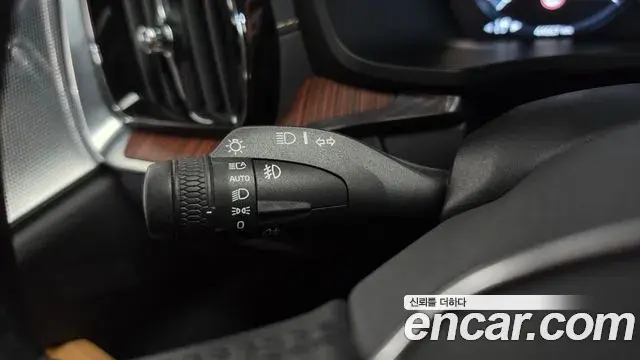 Volvo V60 Cross Country 2021 — Photo 5/42