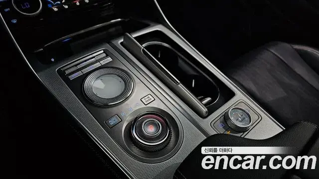 Genesis GV80 2022 — Фото 9/20