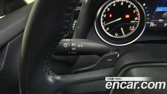 Toyota Camry 2020 — ფოტო 30/32
