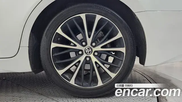 Toyota Camry 2020 — ფოტო 5/32